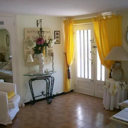 Le Lavandou, 2 Pièces, 4 Personnes - Fr-1-251-12 Le Lavandou